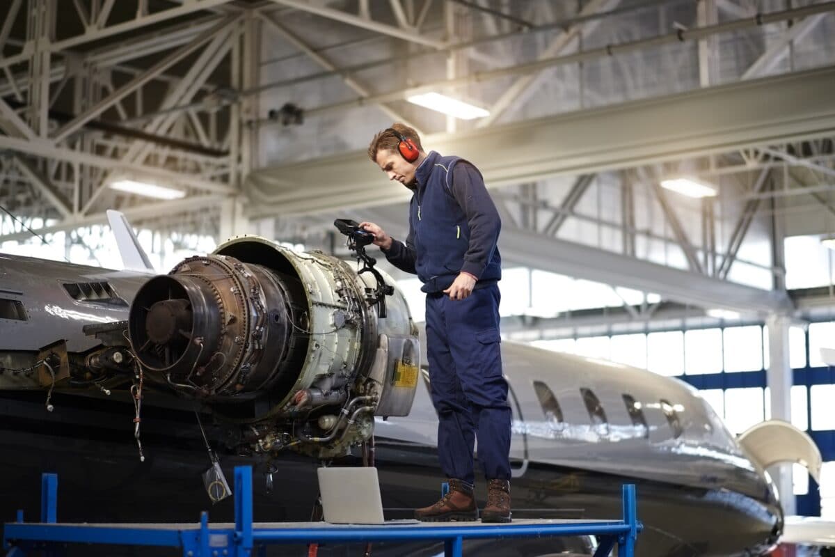 Trabajar en Ryanair como ingeniero aeronáutico